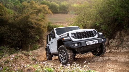 2025 Jeep Wrangler:  Iconic Capability Meets Modern Refinement